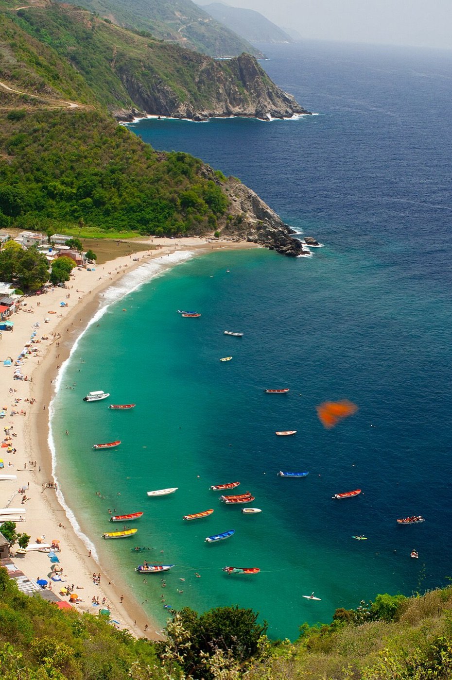 Bahía y montañas de Chichiriviche